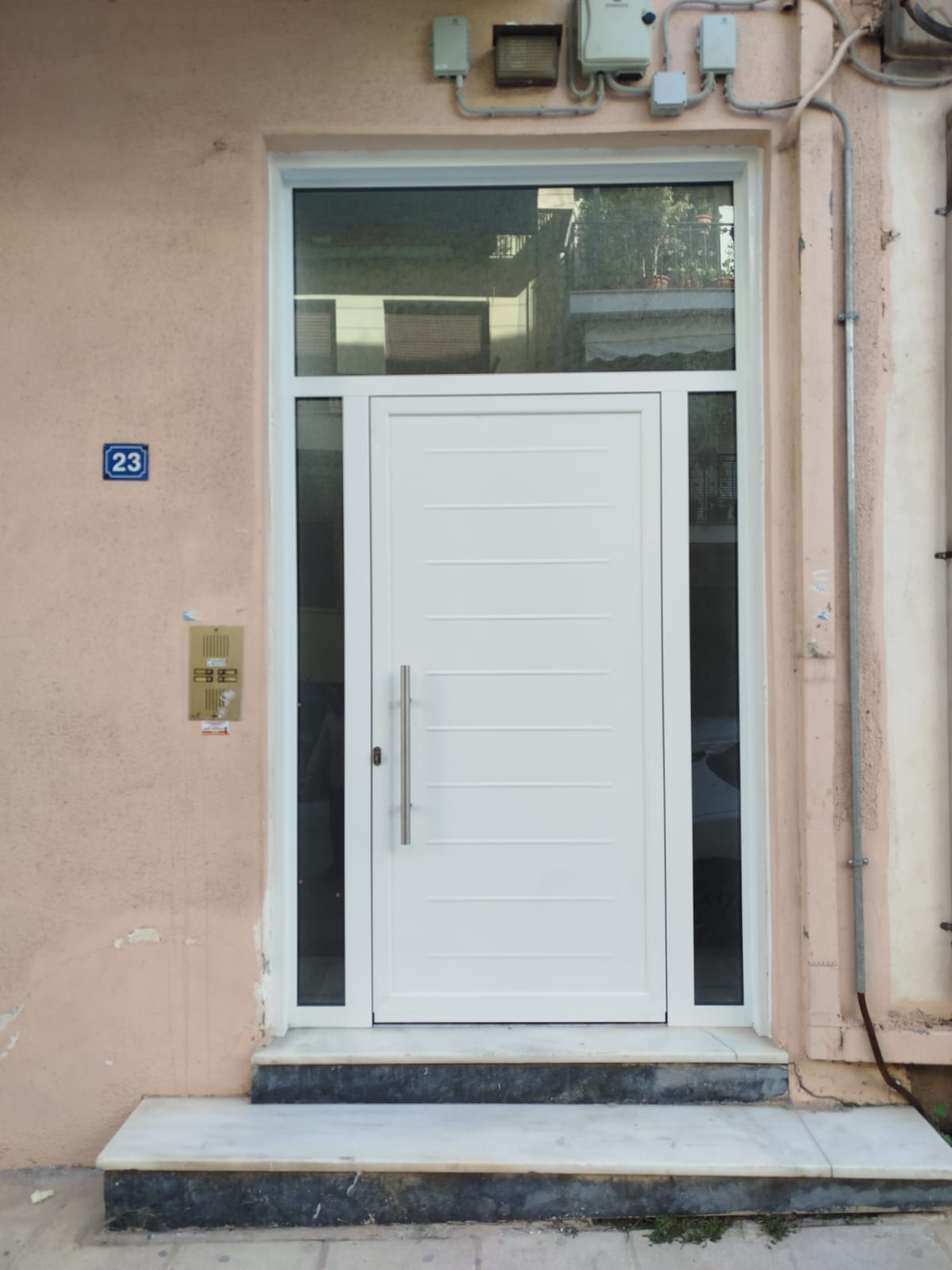 Μοντέρνα πόρτα εισόδου αλουμινίου